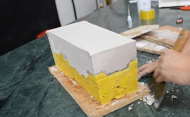 模具硅橡膠成型后怎樣制作外模？